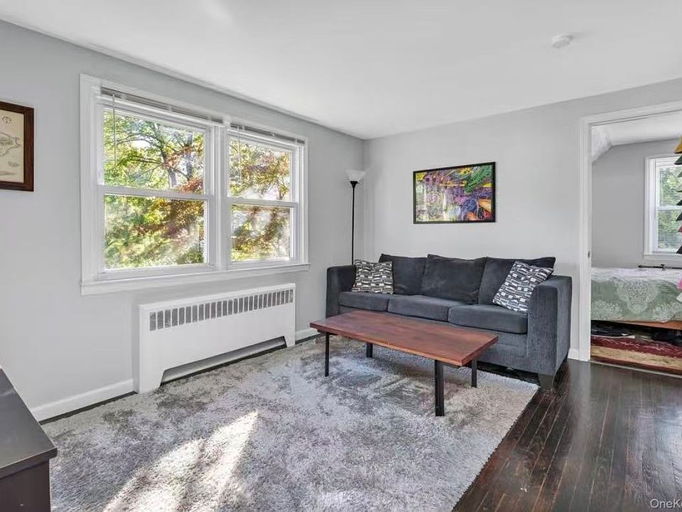 1st image of 5 Waywood Pl Floor 2