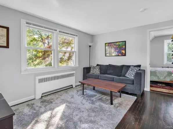 5 Waywood Pl Floor 2, Huntington Station, NY 11746