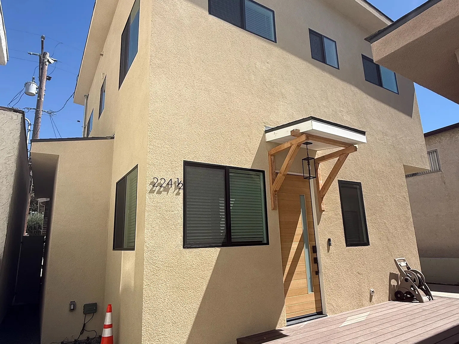 3 bed, 2.5 bath, 1130 sqft, $5,795 — Photo 1