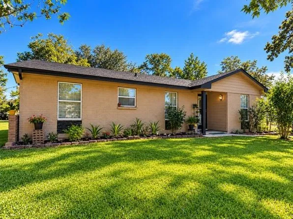 7238 Glen Falls St, Houston, TX 77049