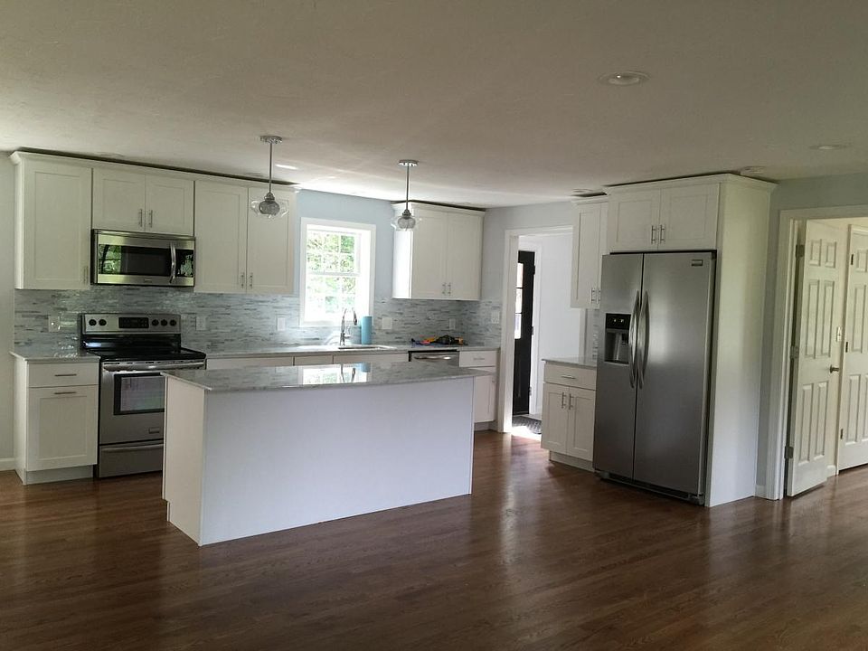 Kitchen Open To Family Room