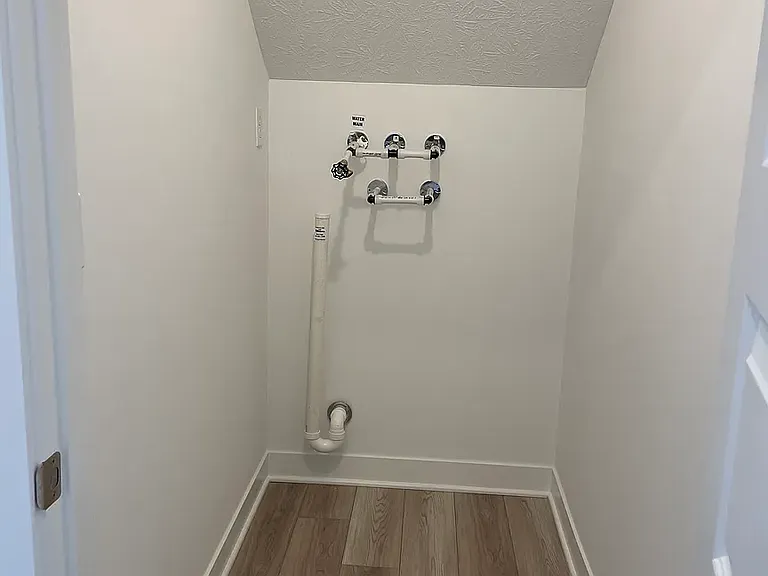 6138 Balsam Ct — Photo 29