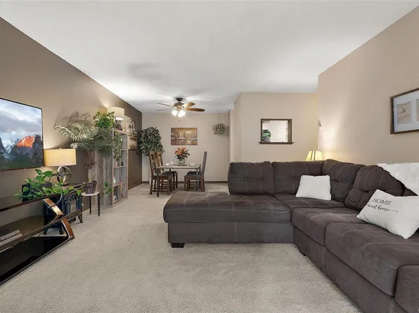 3255 Glasgow Ave #314, Saanich, BC V8X 4S4