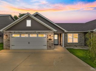 1586 Hickory Lndg, De Soto, MO 63020