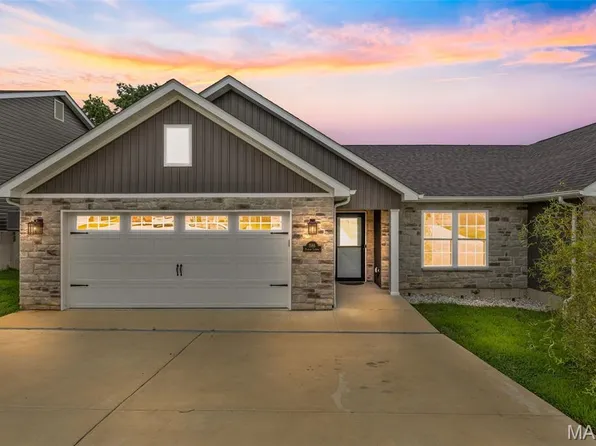 1586 Hickory Lndg, De Soto, MO 63020