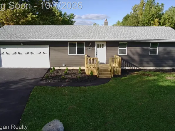 8126 Corunna Rd, Flint, MI 48532