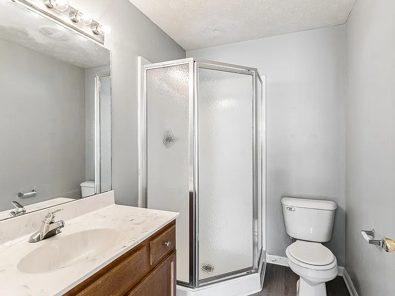 2303 N Broadway St — Photo 17