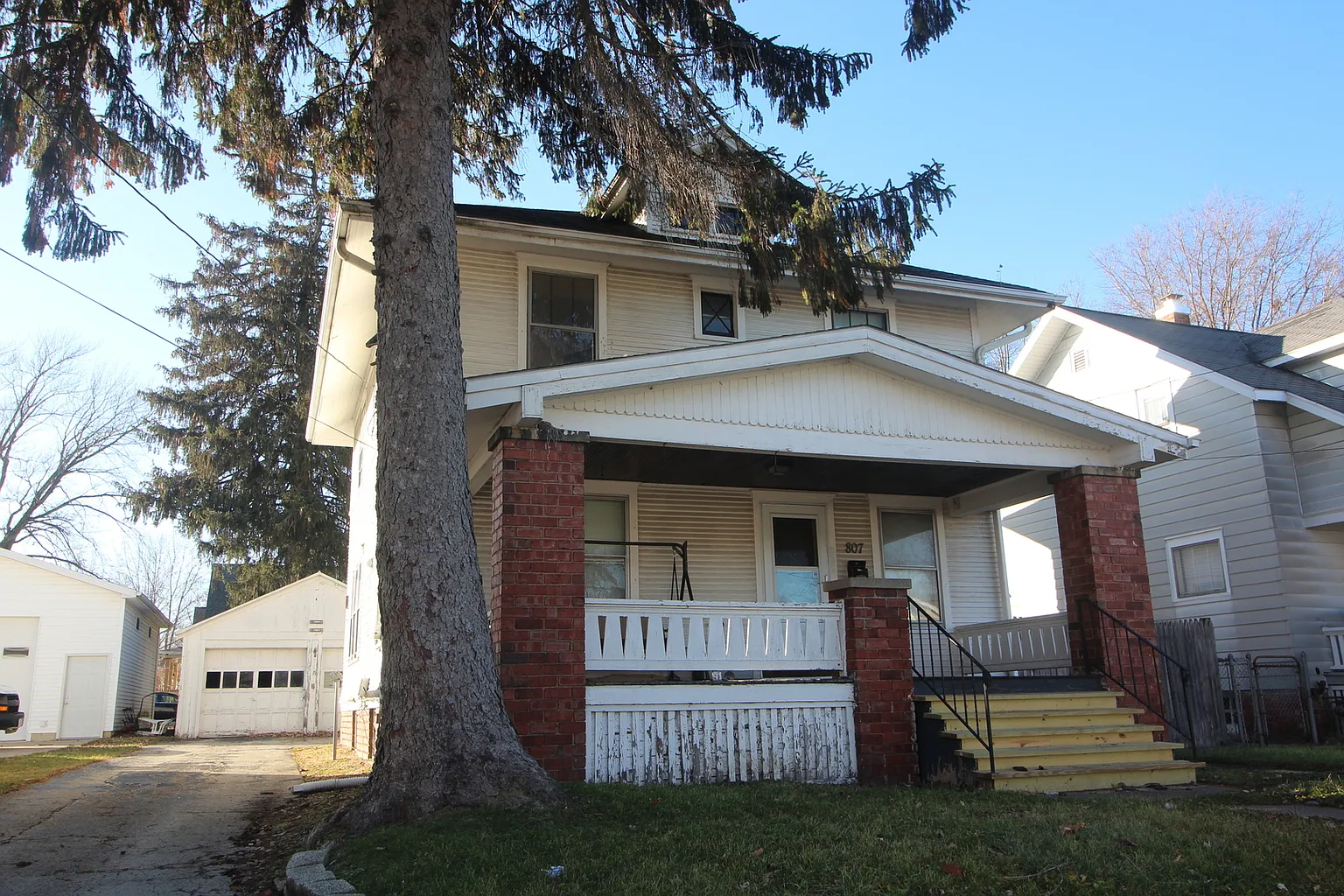 807 S Morris Ave photo 1