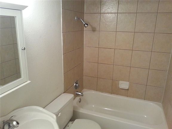 3rd image of 2708 S 1st St #201
