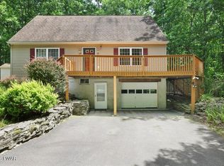 30 Juniper Way, Hawley, PA 18428