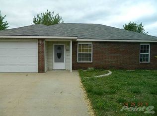 702 Ponderosa St, Centerton, AR 72719