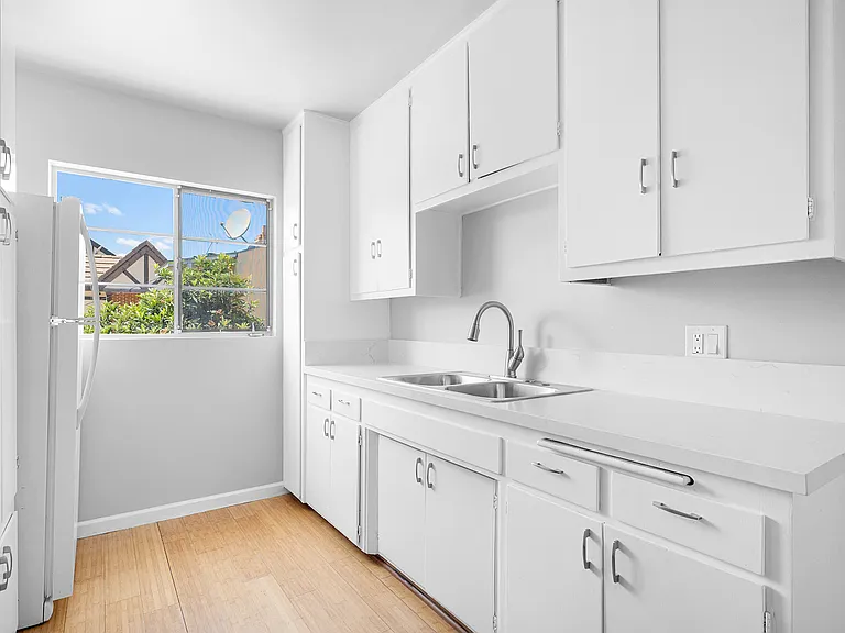 351 Salem St #7 — Photo 9