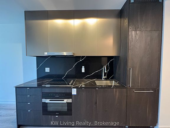 5th image of 771 Yonge St #307