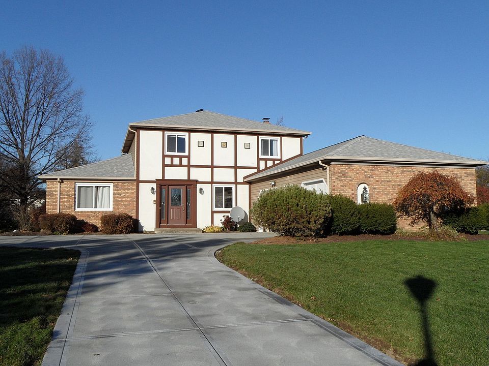 1st image of 28216 Stonegate Cir