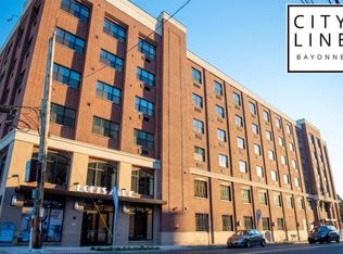 318 Avenue E #8CD5A9EC9, Bayonne, NJ 07002