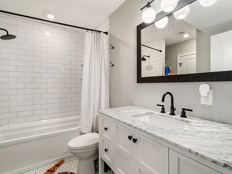 142 W 8th St #1 — Photo 8
