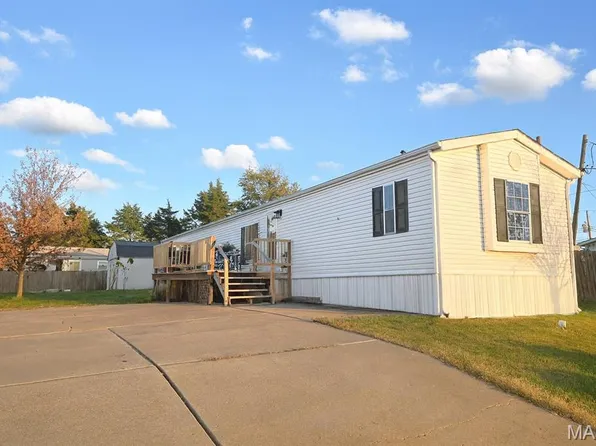 1020 Elderberry Dr, House Springs, MO 63051