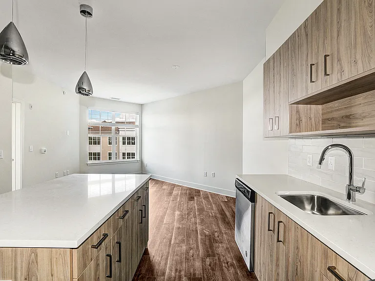 Inwood at Renaissance Square — Photo 43