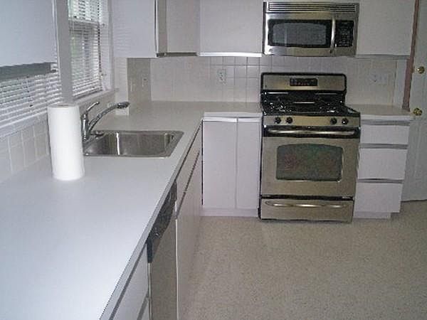 1st image of 94 Greenwood Ave #2
