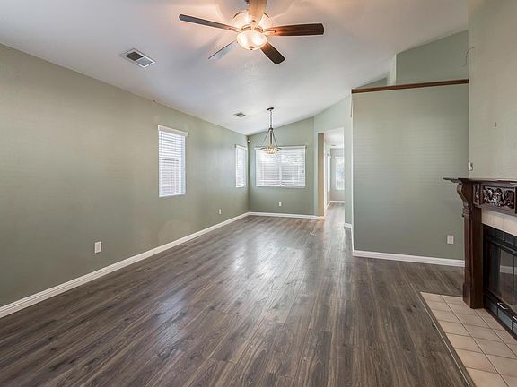 4th image of 8370 Hillsbrook Dr