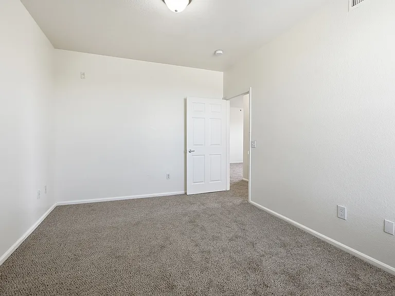Pinecrest Apartments — Photo 33