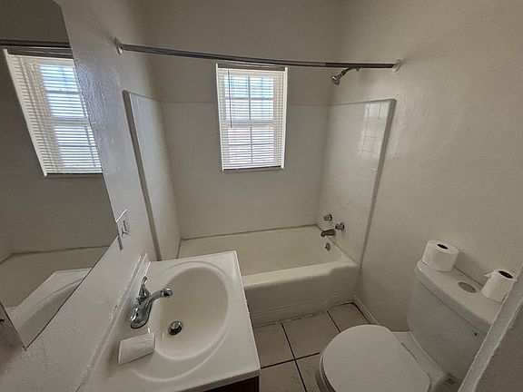 5th image of 251 W 65th St