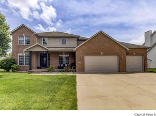 1918 Stonehaven Dr, Chatham, IL