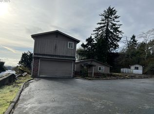 1032 Marina Heights Rd, Brookings, OR 97415