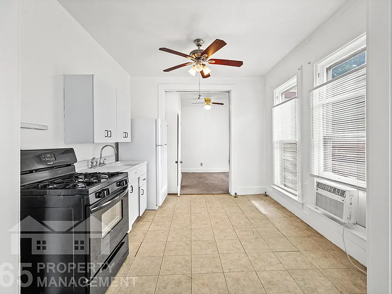 632 Ferry St #6 — Photo 6