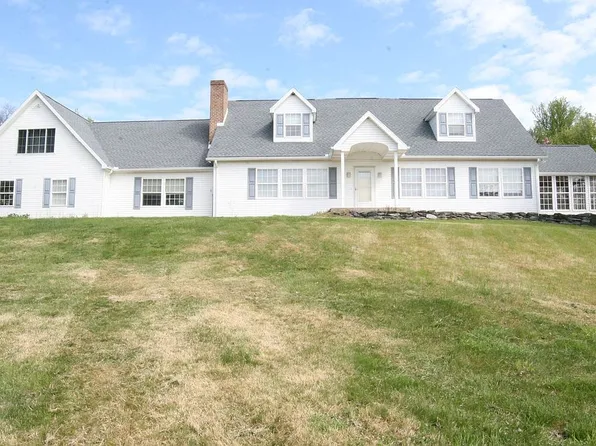 100 Park Ridge Dr, Wrightsville, PA 17368