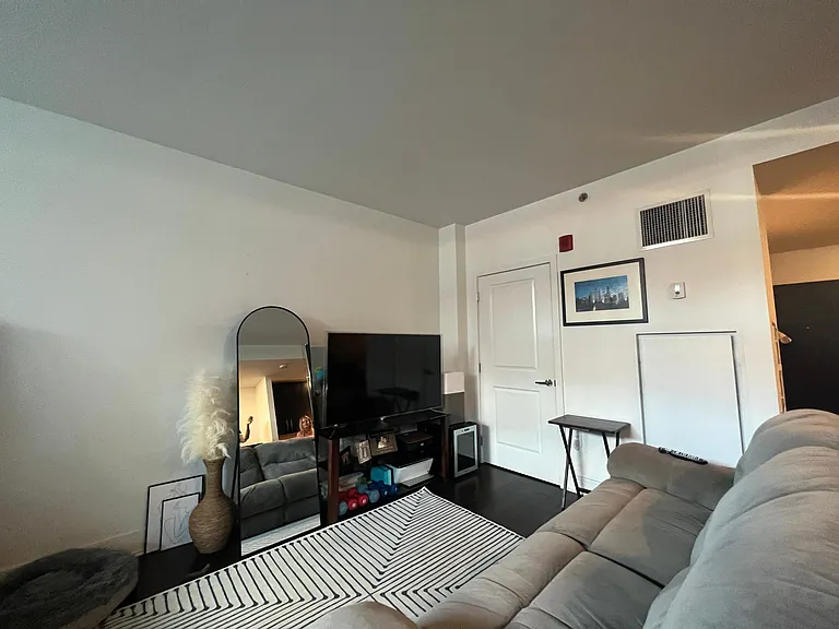 1100 Maxwell Ln #424 — Photo 8