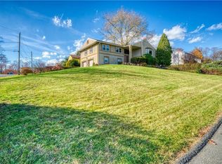 15 Gloria Dr, Spring Valley, NY 10977