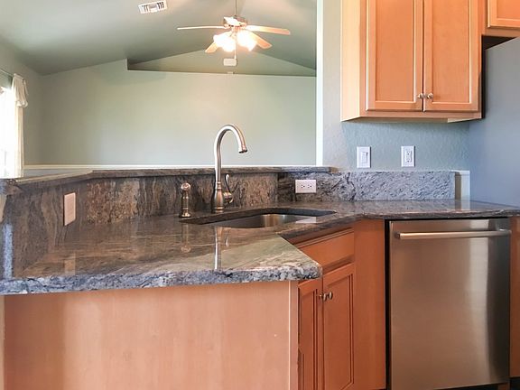5th image of 607 NW 23rd St