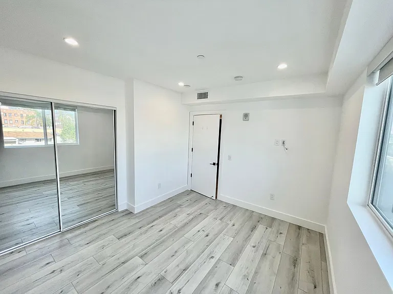 928 S Catalina St #401 — Photo 6