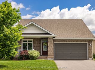 865 Tewin Cir, Ottawa, ON K4A1K1