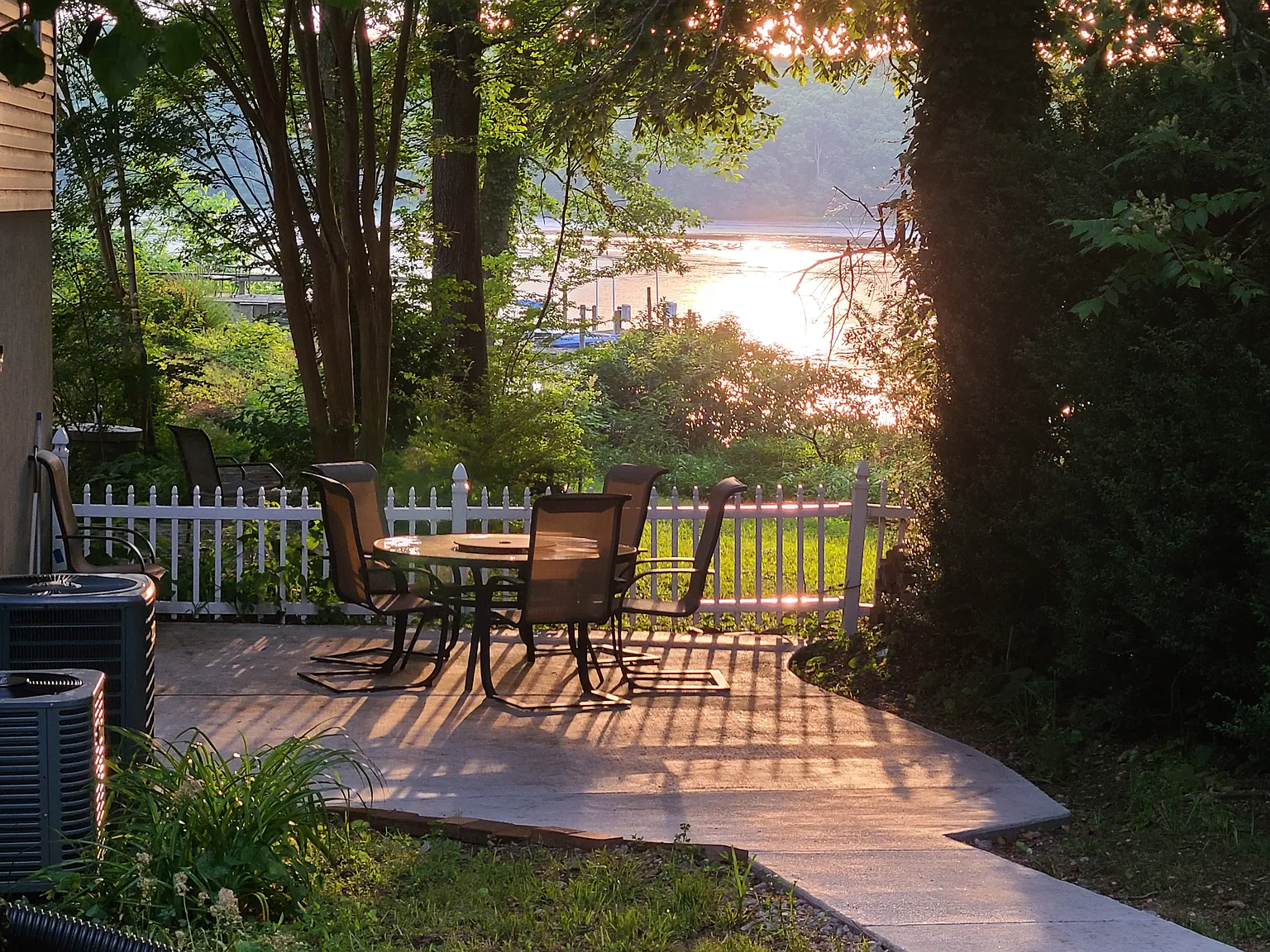 2 bed, 1400 sqft, $1,600 — Photo 4
