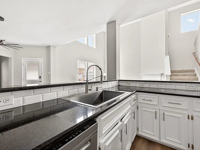 25507 Lyon Springs Ct — Photo 24