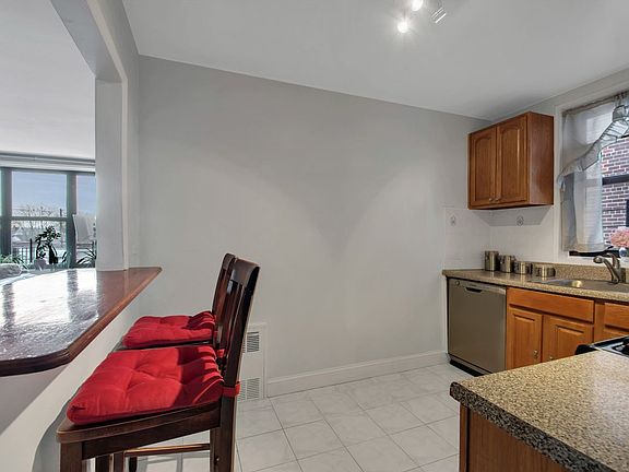 3rd image of 1275 E 51st St APT 3F