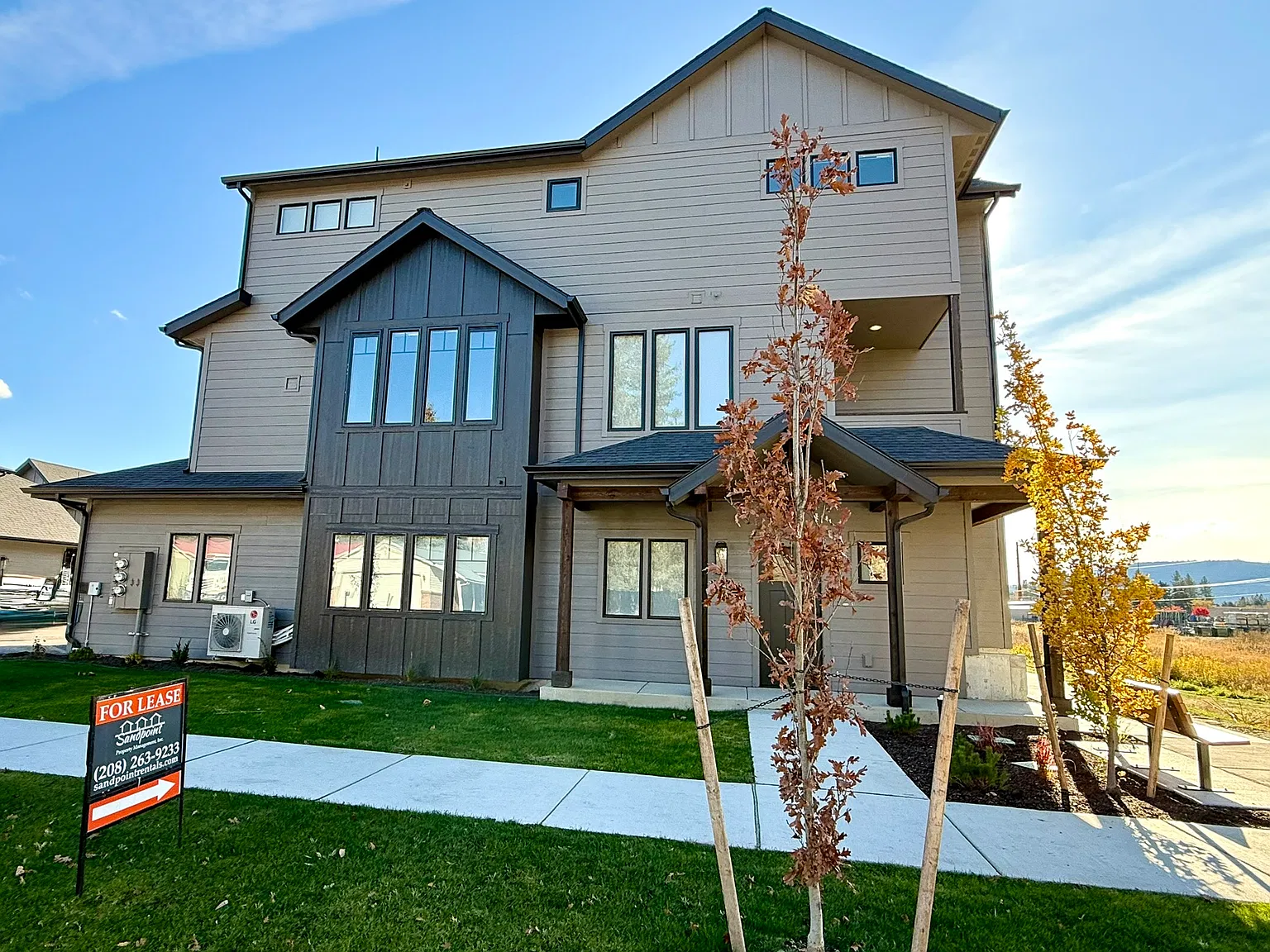 2 bed, 2.5 bath, 1350 sqft, $1,995 — Photo 4