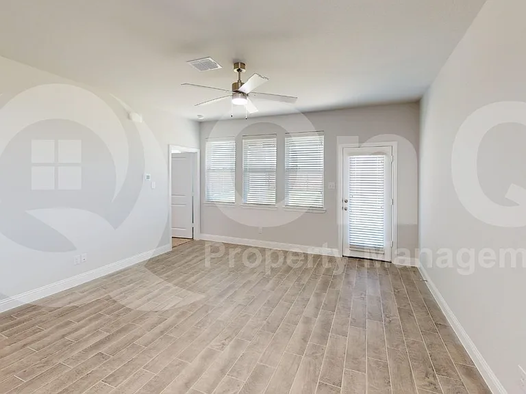 2503 Blue Oasis Ct — Photo 7
