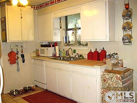 5th image of 103 Kathryn Dr