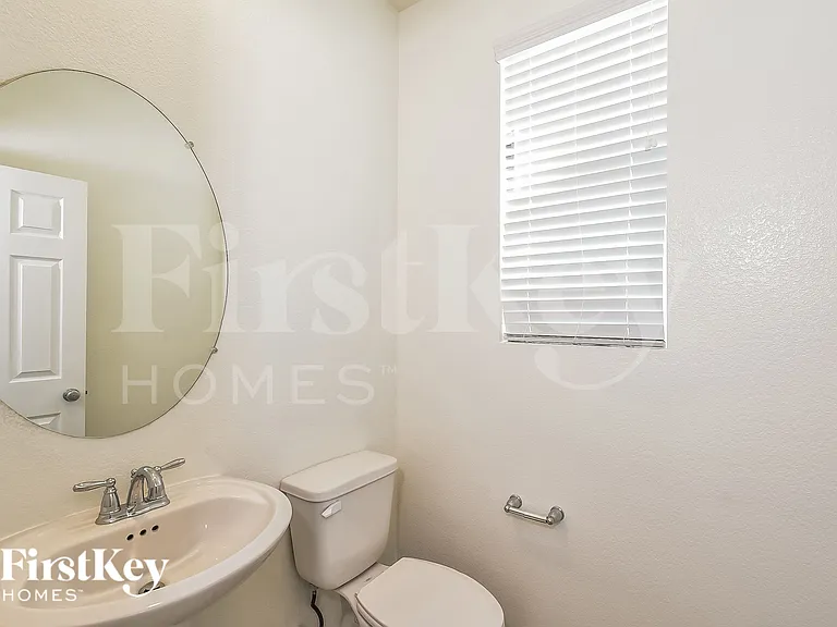 1106 E Dorrell Ln — Photo 17