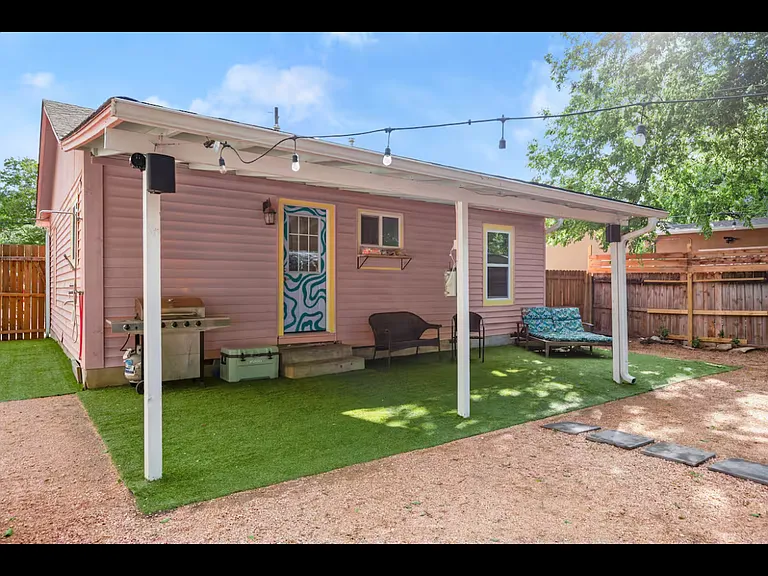 413 Normandy St — Photo 22
