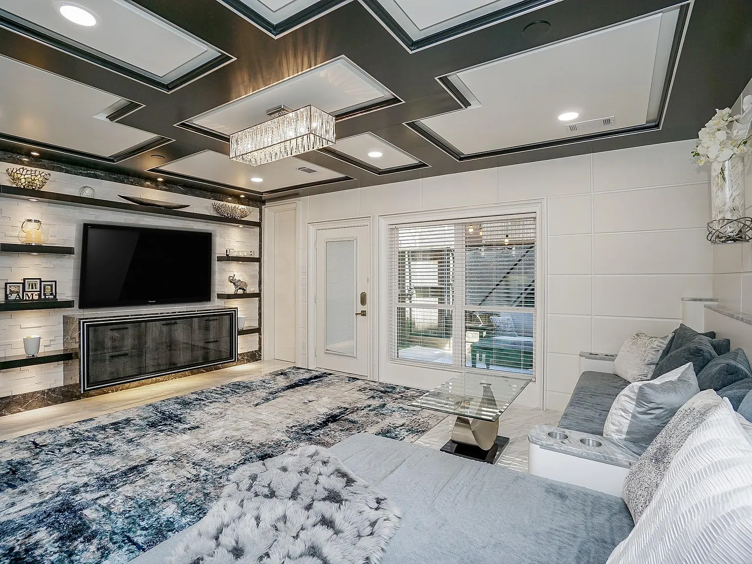 1 bed, 1.0 bath, 909 sqft, $3,500 — Photo 4