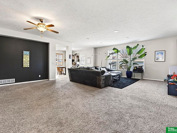 5th image of 16026 Cary St