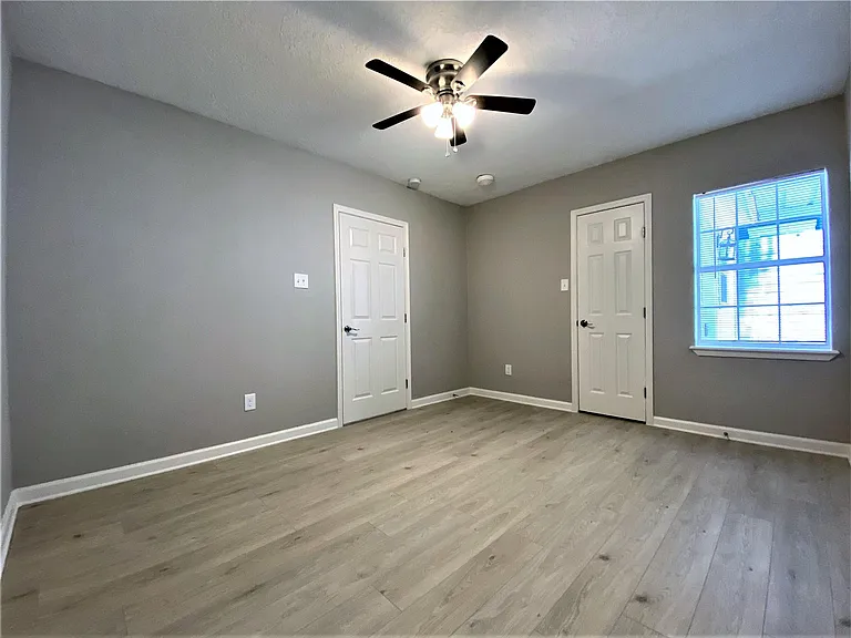 1702 Studewood St — Photo 7