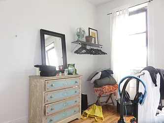 Rented by Rennit Inc.