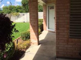 105 Pecanwood Pl, Port Lavaca, TX 77979