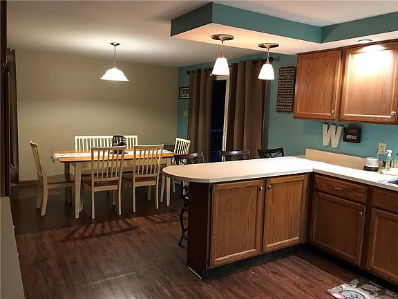 3rd image of 93 Crestwood Cir