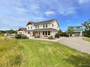 1642 W Hendrickson Rd, Sequim, WA 98382